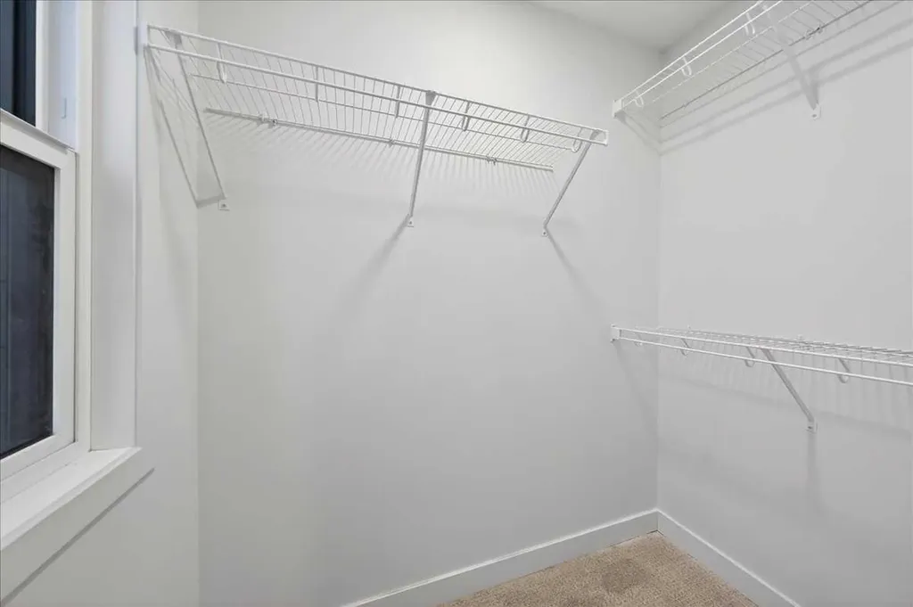 30 Rochester View NW Calgary AB T3L 0M8