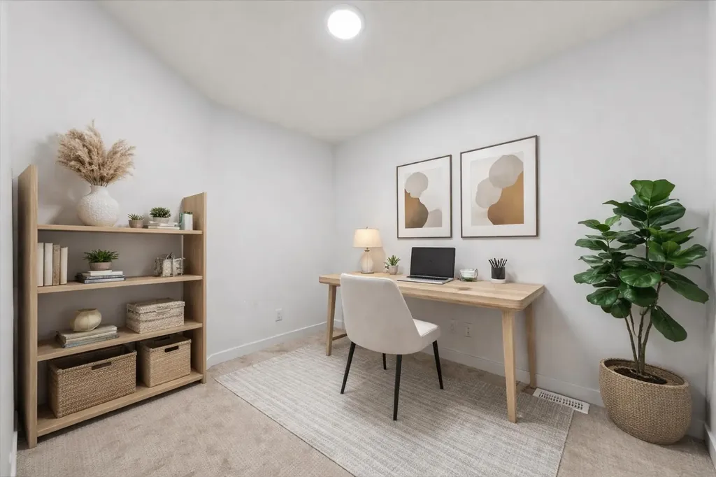 30 Rochester View NW Calgary AB T3L 0M8