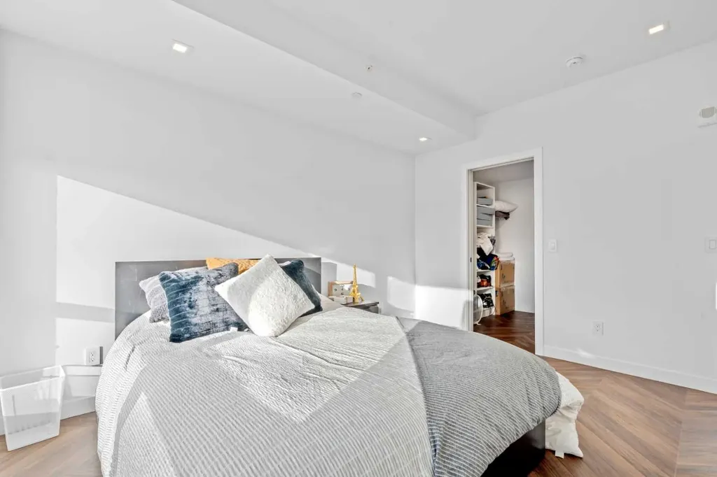 8505 Broadcast Avenue SW Calgary AB T3H 6B5