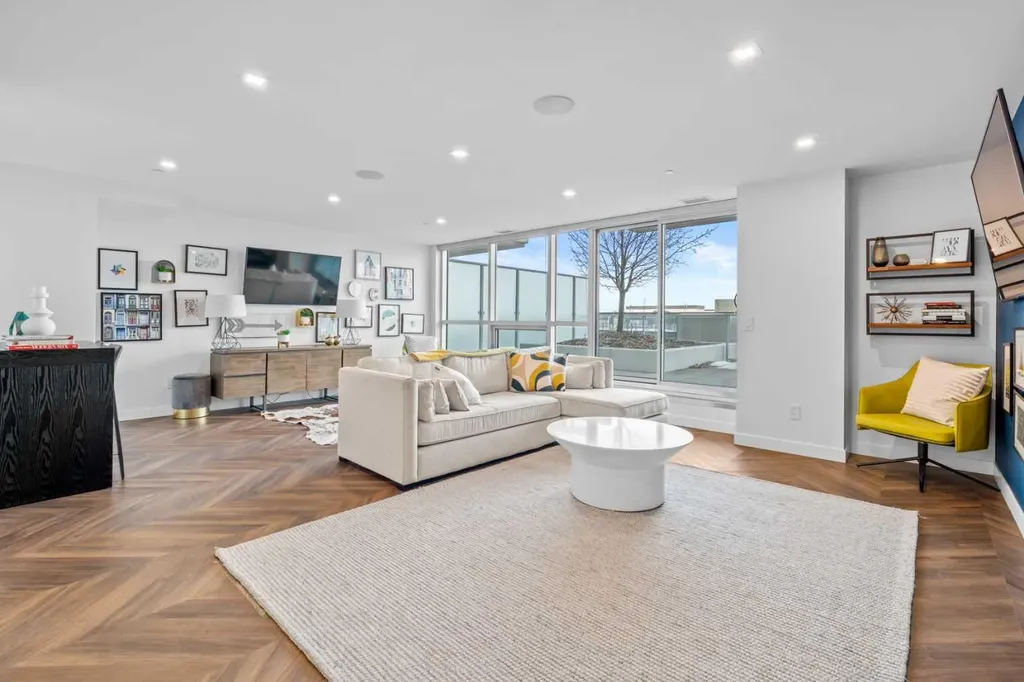 8505 Broadcast Avenue SW Calgary AB T3H 6B5