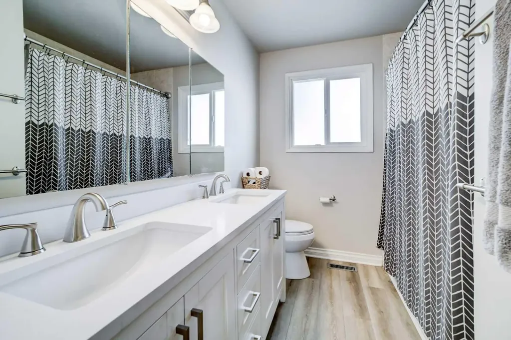 2043 19 Street N Lethbridge AB T1H 4B1
