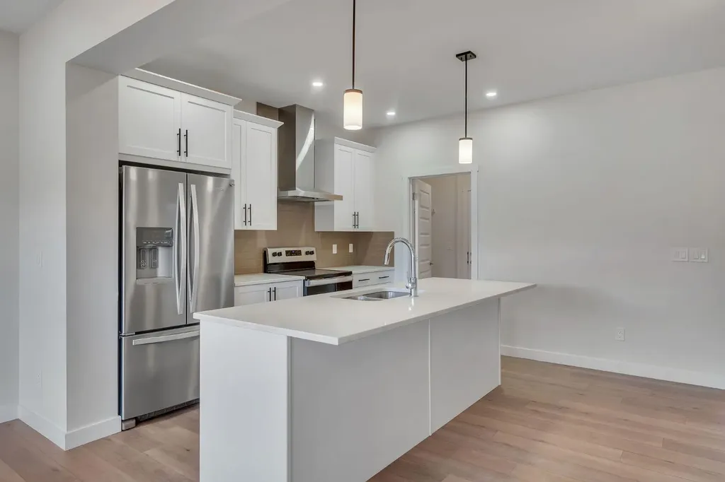 1489 Bayview Point SW Airdrie AB T4B 5K1