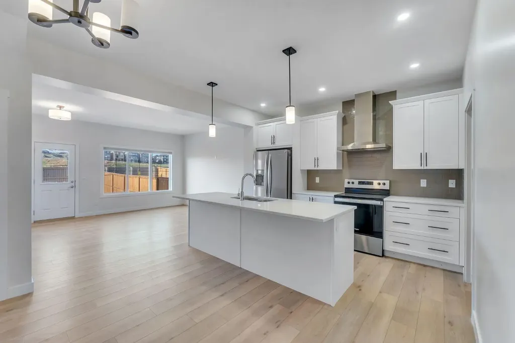 1489 Bayview Point SW Airdrie AB T4B 5K1