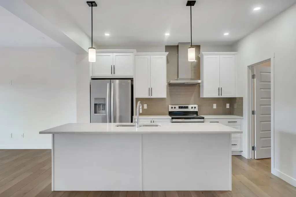 1489 Bayview Point SW Airdrie AB T4B 5K1