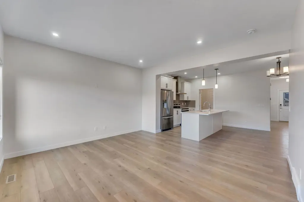 1489 Bayview Point SW Airdrie AB T4B 5K1