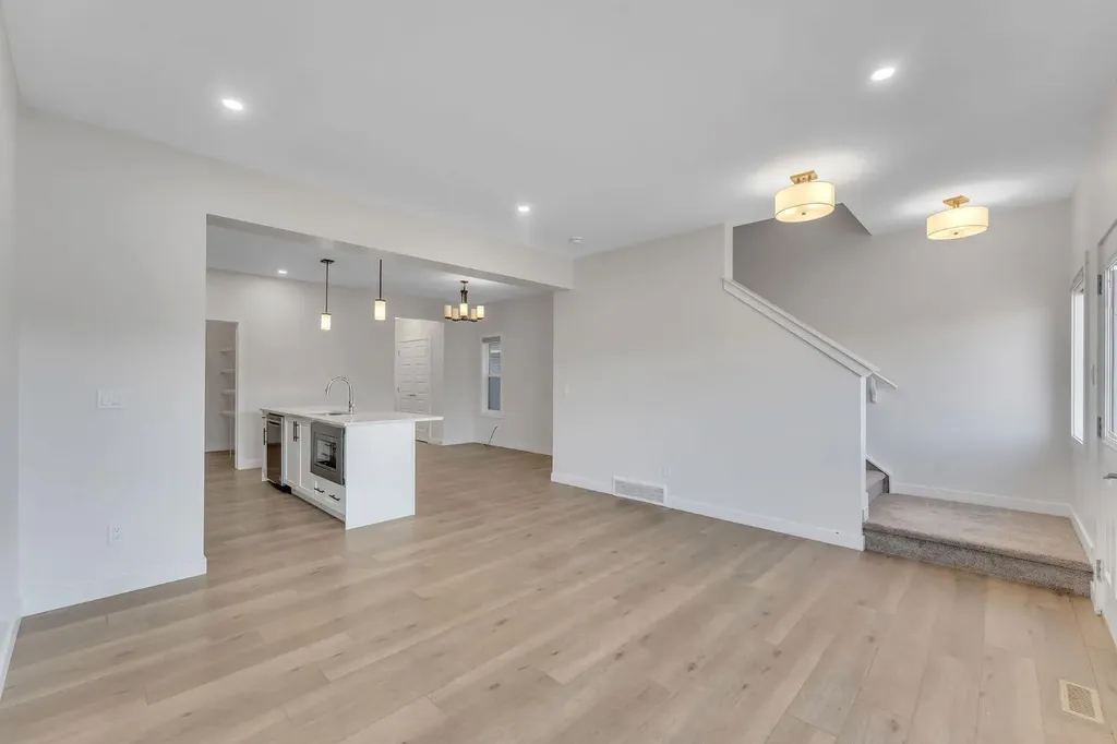 1489 Bayview Point SW Airdrie AB T4B 5K1