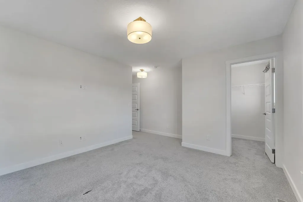 1489 Bayview Point SW Airdrie AB T4B 5K1