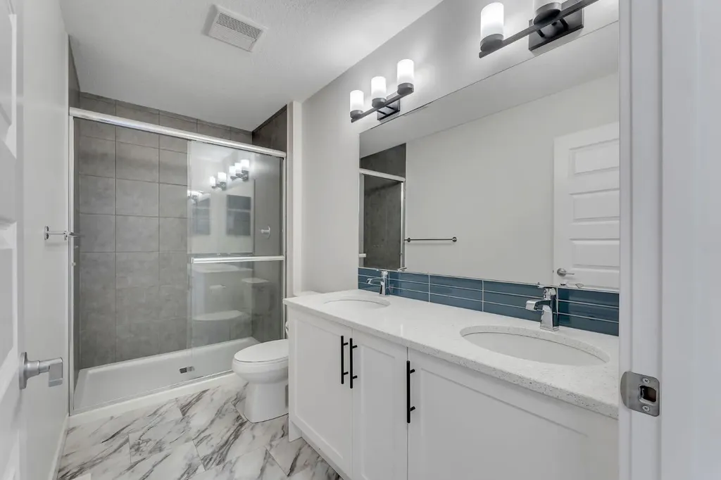 1489 Bayview Point SW Airdrie AB T4B 5K1