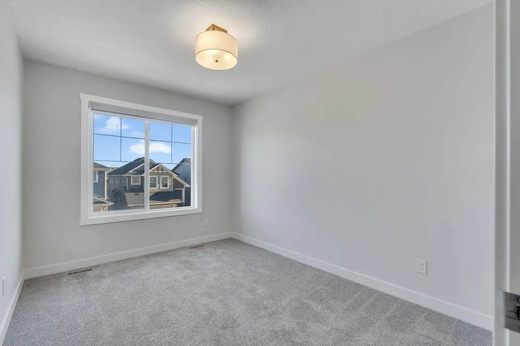 1489 Bayview Point SW Airdrie AB T4B 5K1