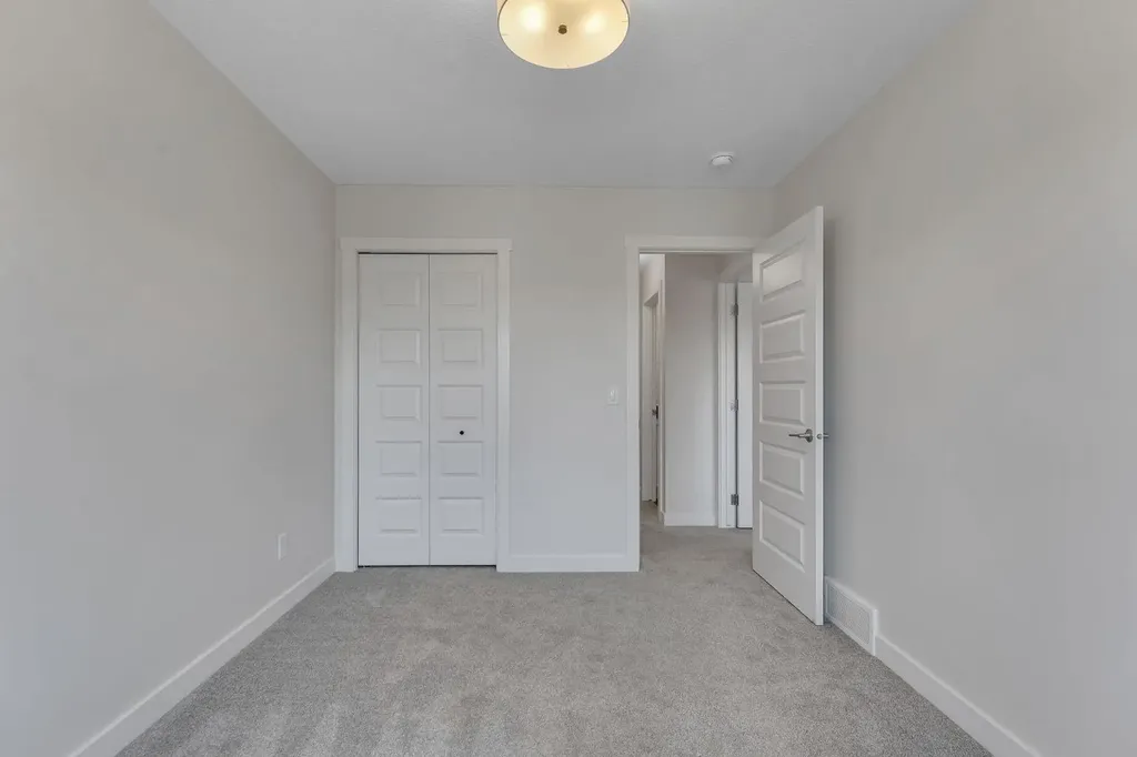 1489 Bayview Point SW Airdrie AB T4B 5K1