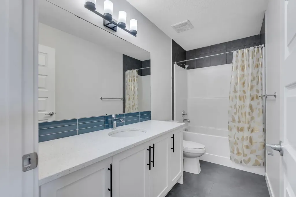1489 Bayview Point SW Airdrie AB T4B 5K1