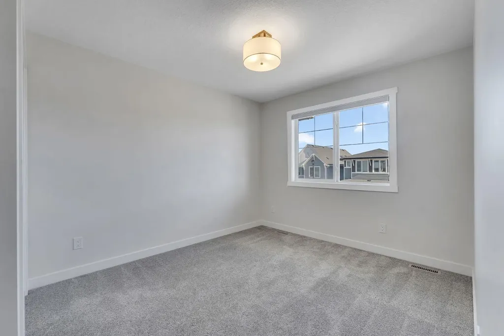1489 Bayview Point SW Airdrie AB T4B 5K1