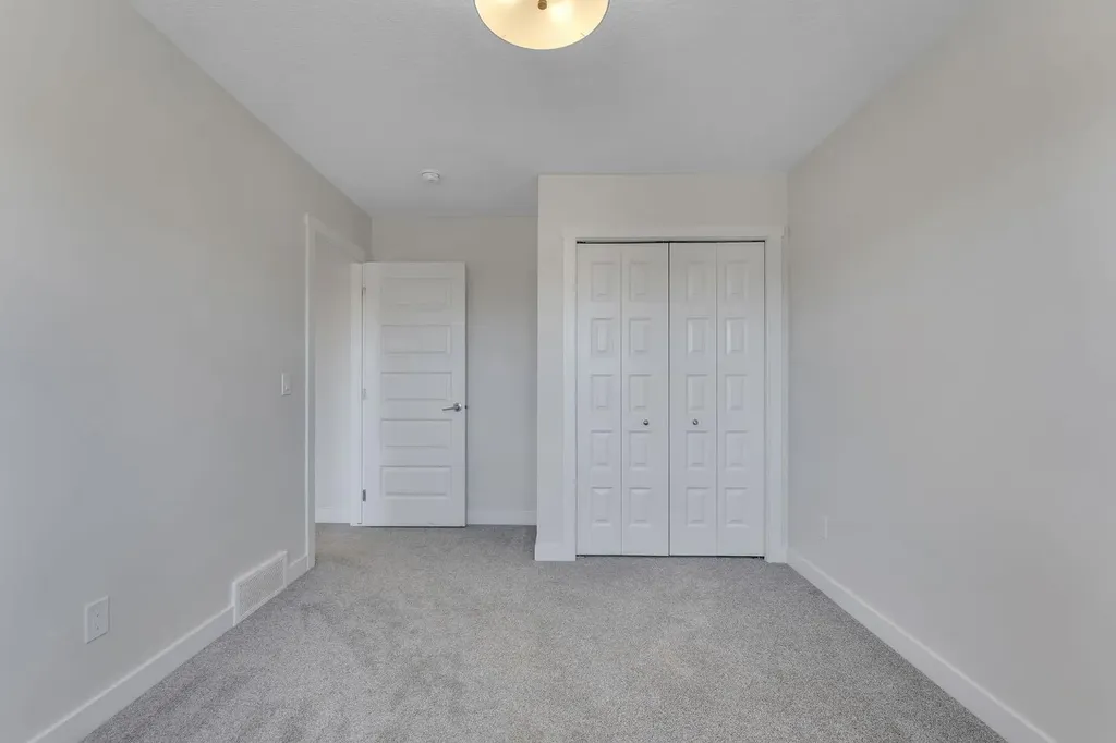 1489 Bayview Point SW Airdrie AB T4B 5K1