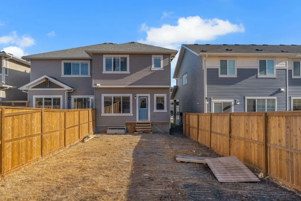 1489 Bayview Point SW Airdrie AB T4B 5K1