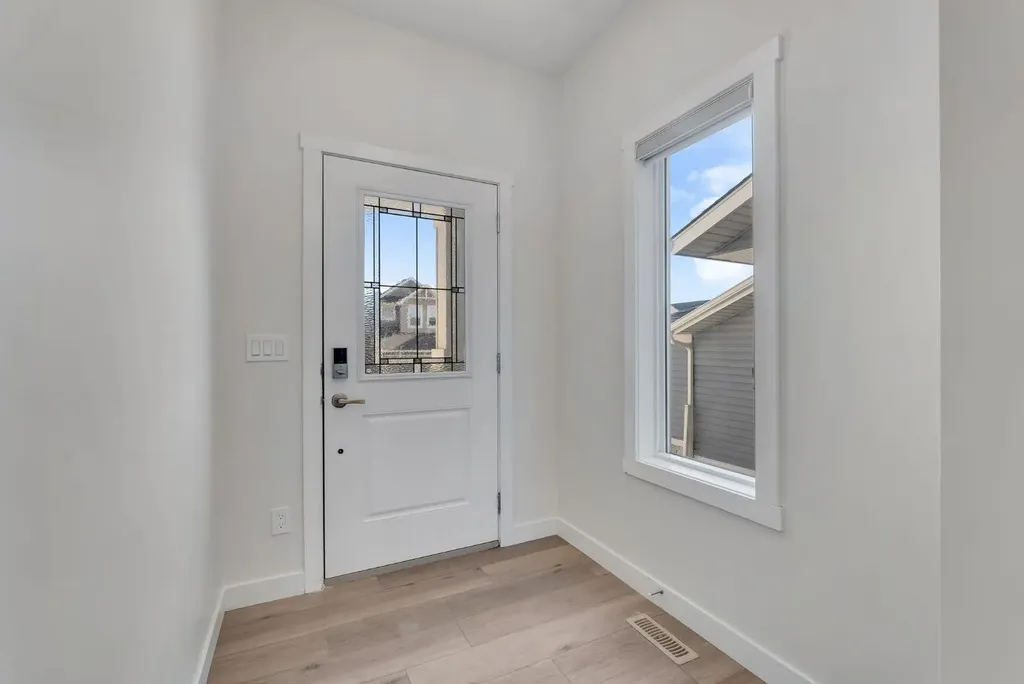 1489 Bayview Point SW Airdrie AB T4B 5K1