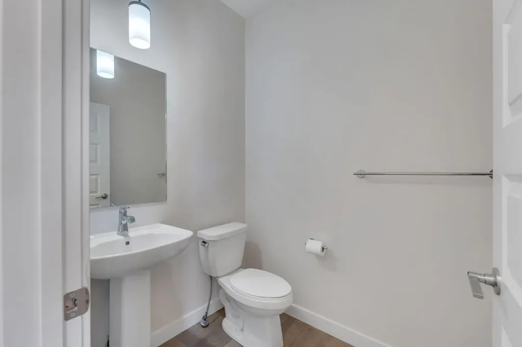 1489 Bayview Point SW Airdrie AB T4B 5K1