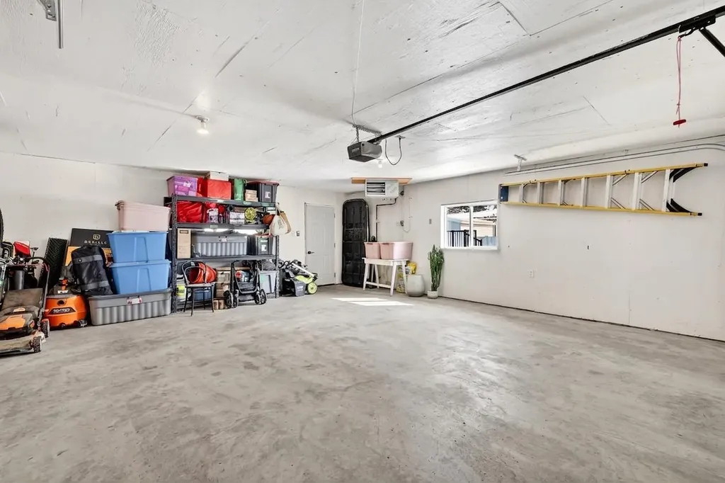 6323 Crowchild Trail SW Calgary AB T3E 5R6