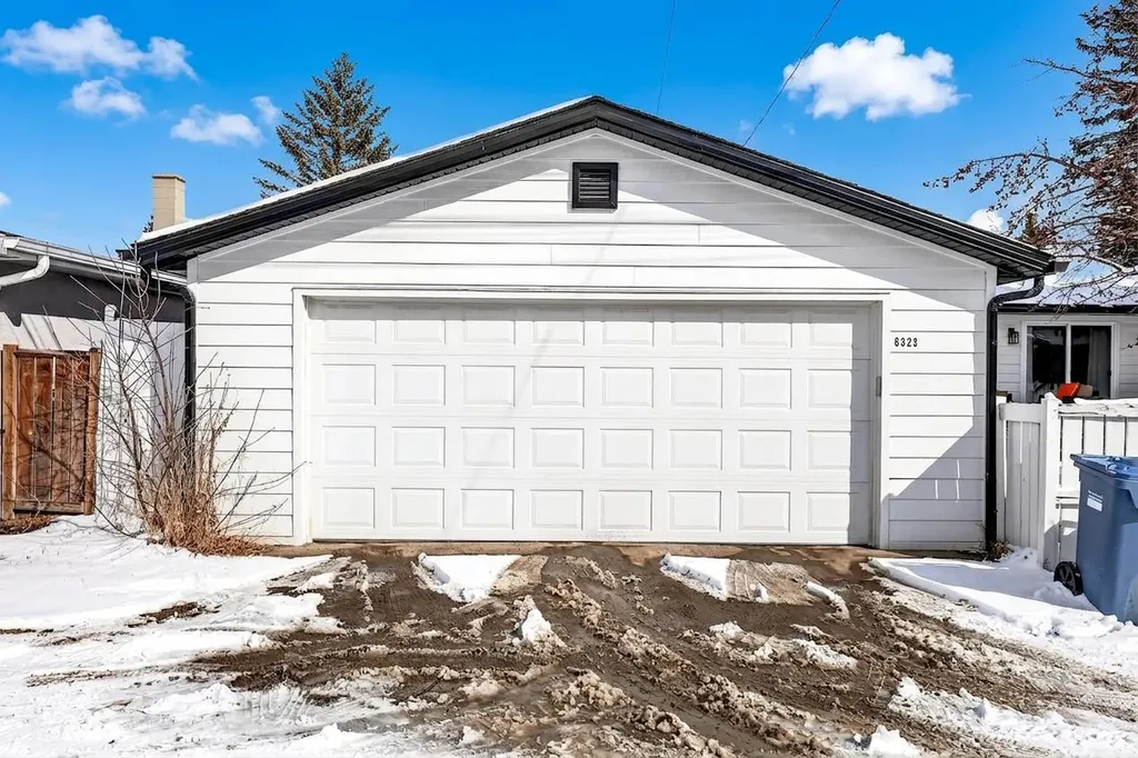 6323 Crowchild Trail SW Calgary AB T3E 5R6