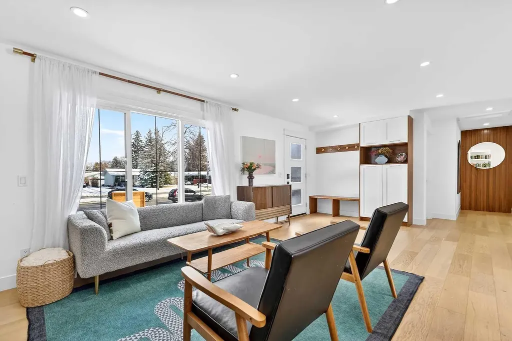 6323 Crowchild Trail SW Calgary AB T3E 5R6