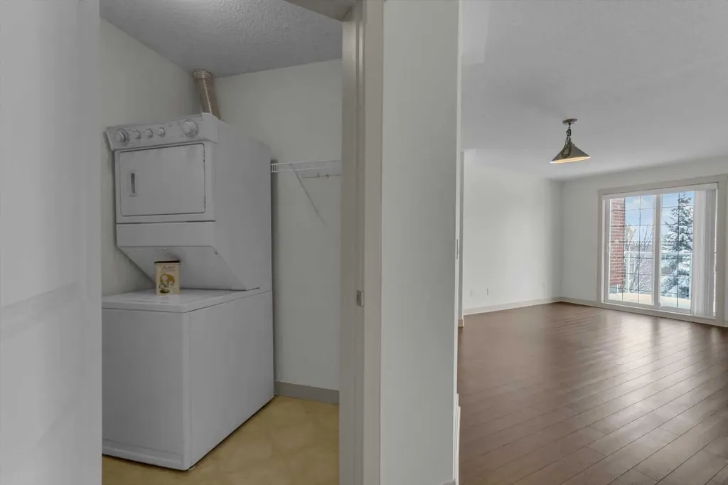 2233 34 Avenue SW Calgary AB T2T 6N2