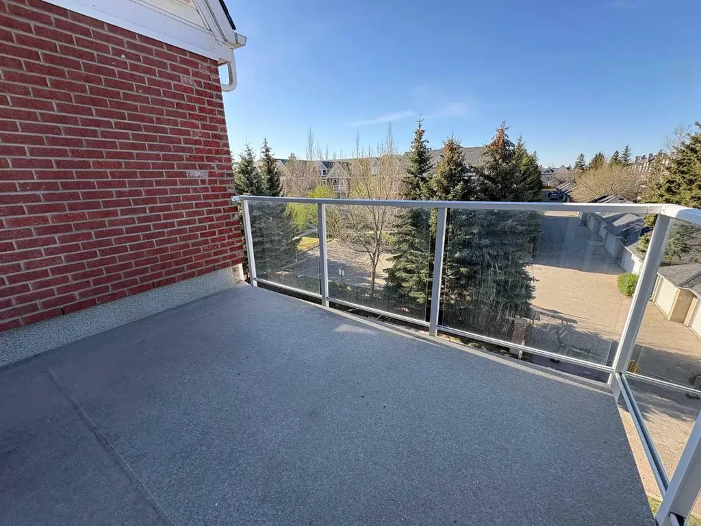 2233 34 Avenue SW Calgary AB T2T 6N2