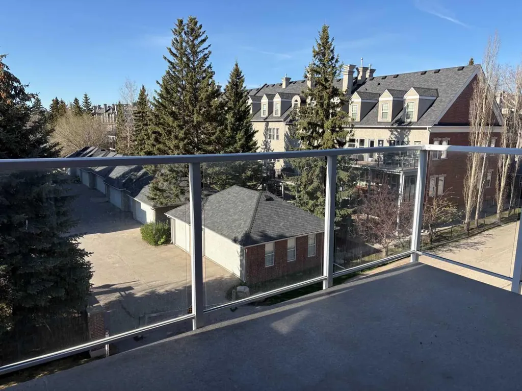 2233 34 Avenue SW Calgary AB T2T 6N2