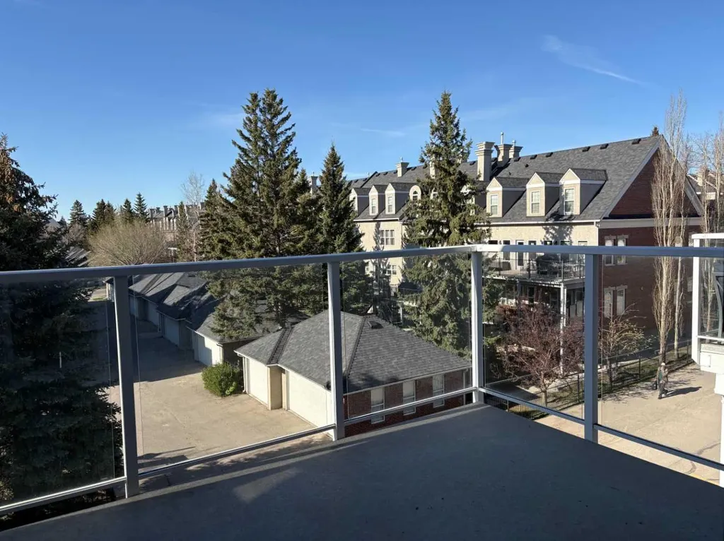 2233 34 Avenue SW Calgary AB T2T 6N2