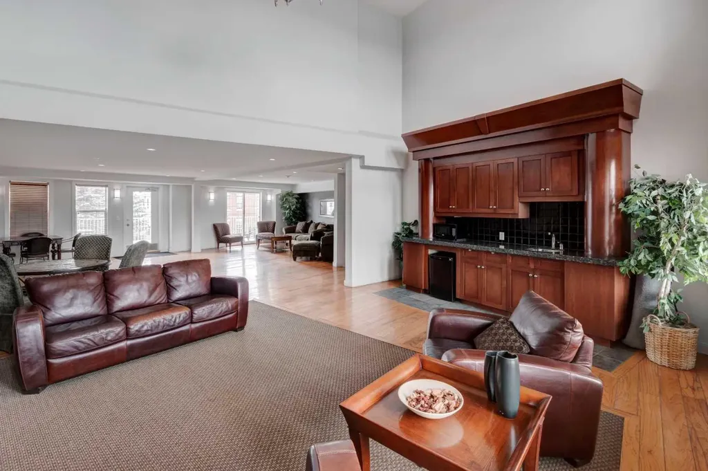 2233 34 Avenue SW Calgary AB T2T 6N2