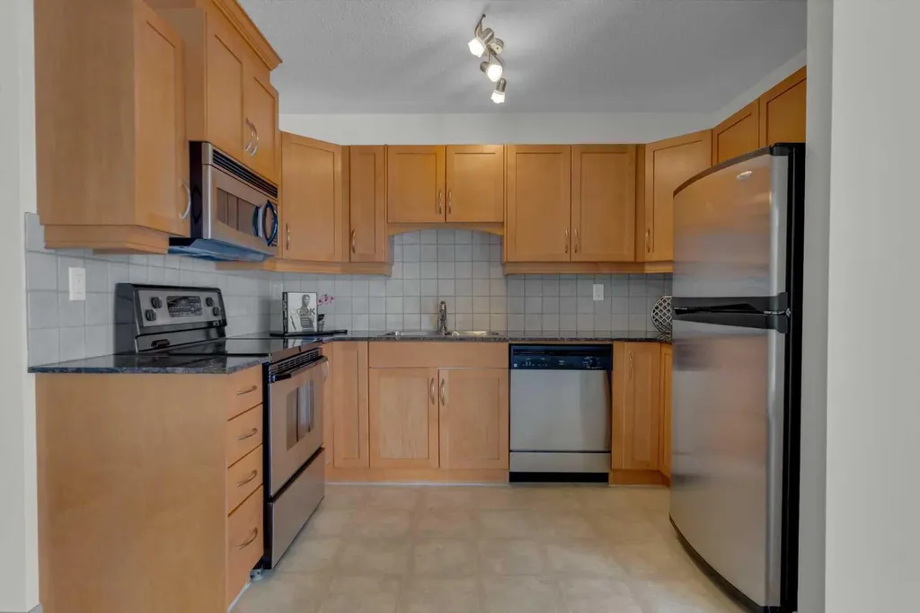 2233 34 Avenue SW Calgary AB T2T 6N2