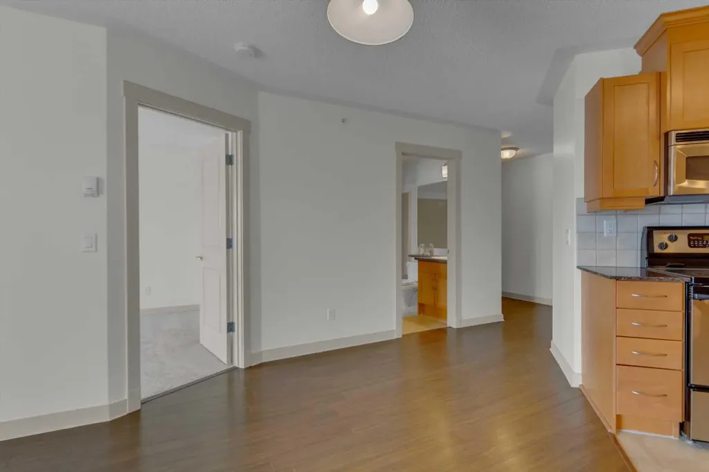 2233 34 Avenue SW Calgary AB T2T 6N2