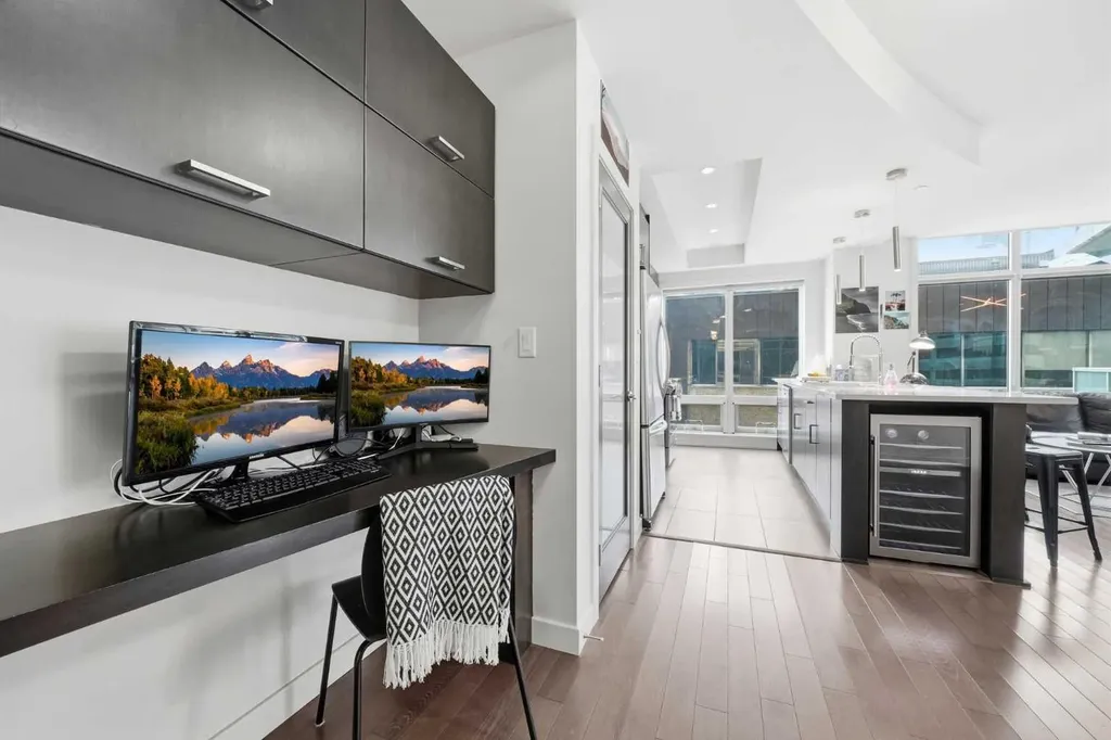 530 12 Avenue SW Calgary AB T2R0B1