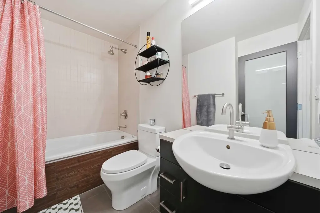 530 12 Avenue SW Calgary AB T2R0B1