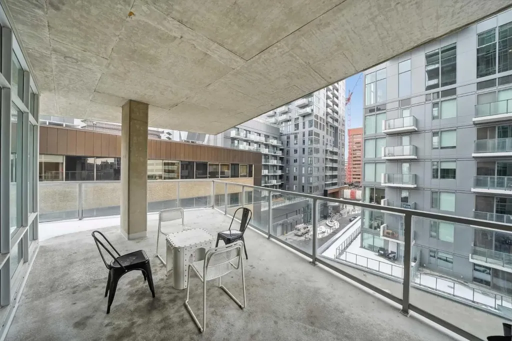 530 12 Avenue SW Calgary AB T2R0B1