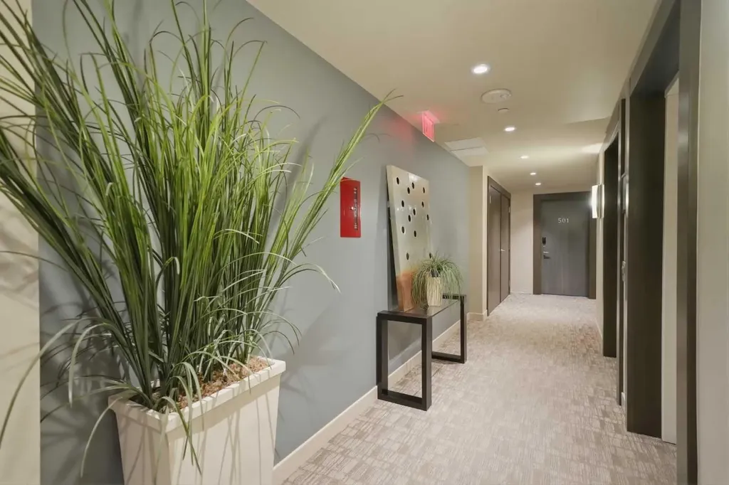 530 12 Avenue SW Calgary AB T2R0B1