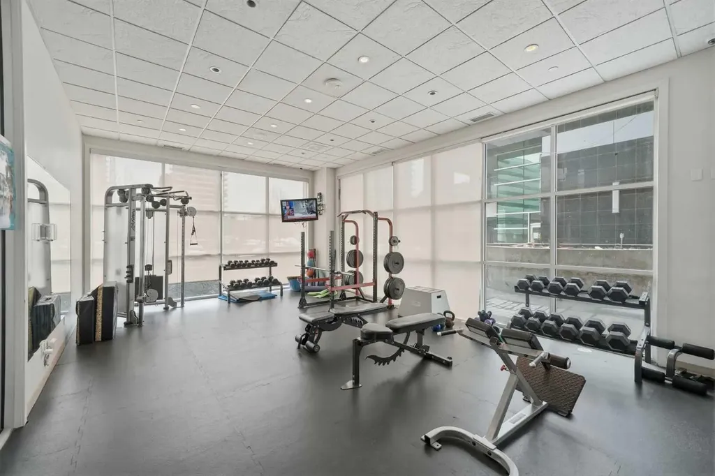 530 12 Avenue SW Calgary AB T2R0B1