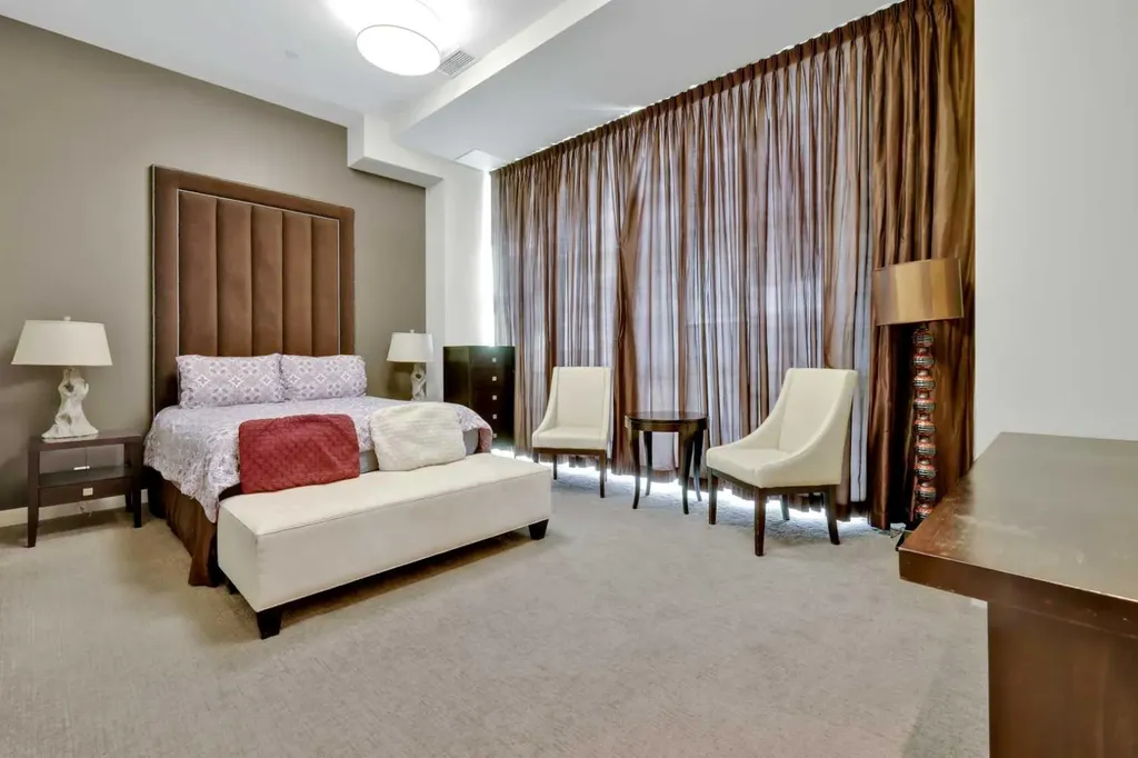 530 12 Avenue SW Calgary AB T2R0B1