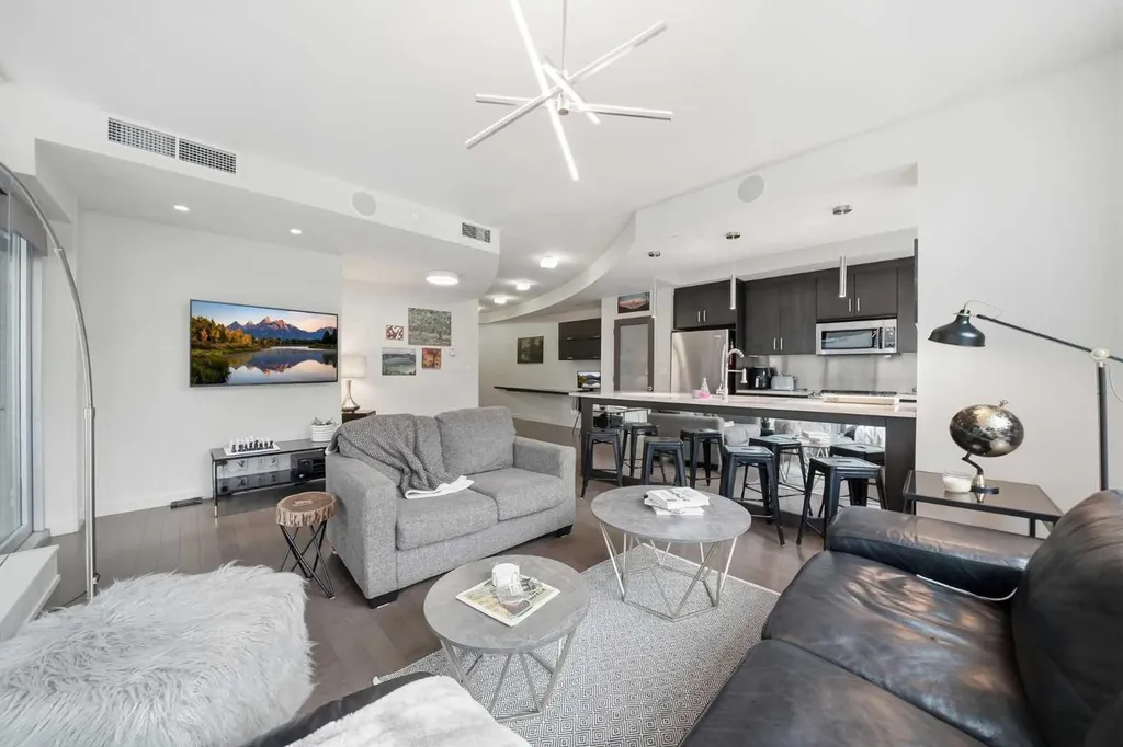 530 12 Avenue SW Calgary AB T2R0B1