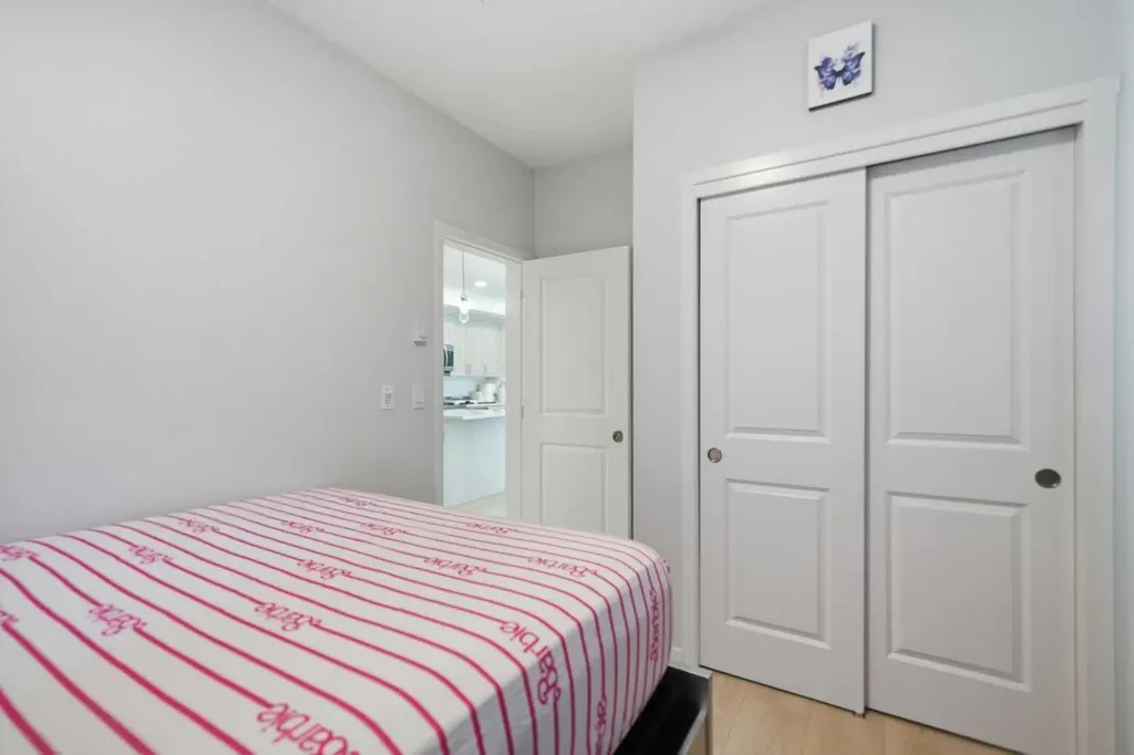 20295 Seton Way SE Calgary AB T3M 3Y7