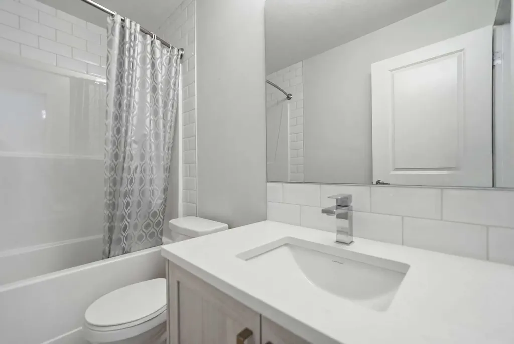 20295 Seton Way SE Calgary AB T3M 3Y7