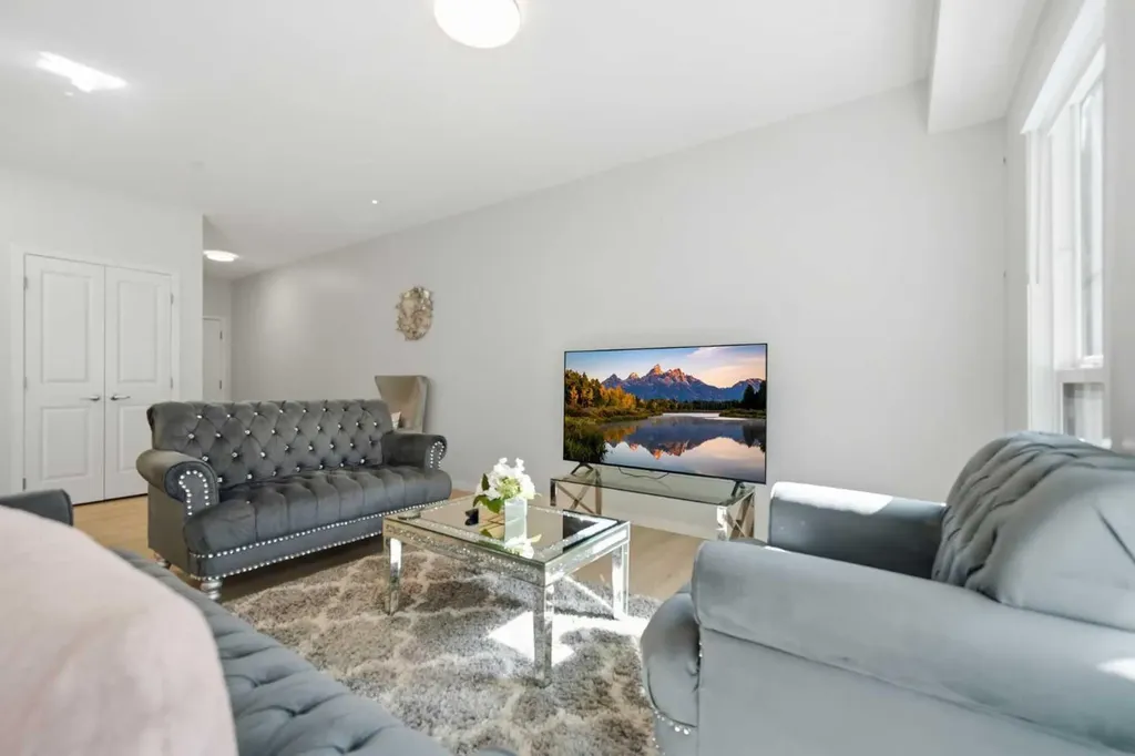 20295 Seton Way SE Calgary AB T3M 3Y7