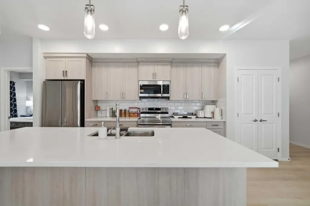 20295 Seton Way SE Calgary AB T3M 3Y7