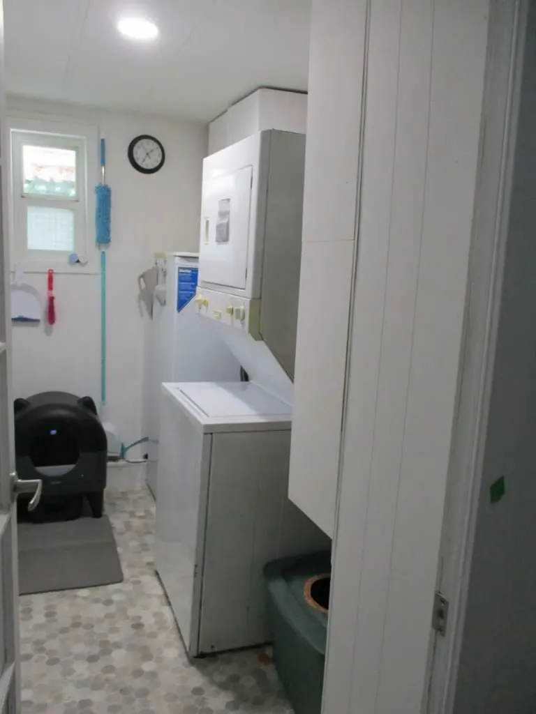 3223 83 Street NW Calgary AB T3B 5M8