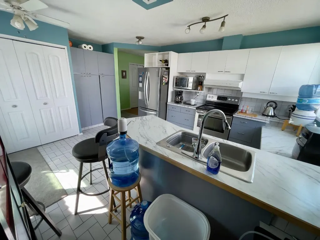 3311 Radcliffe Drive SE Calgary AB T2A 5X3