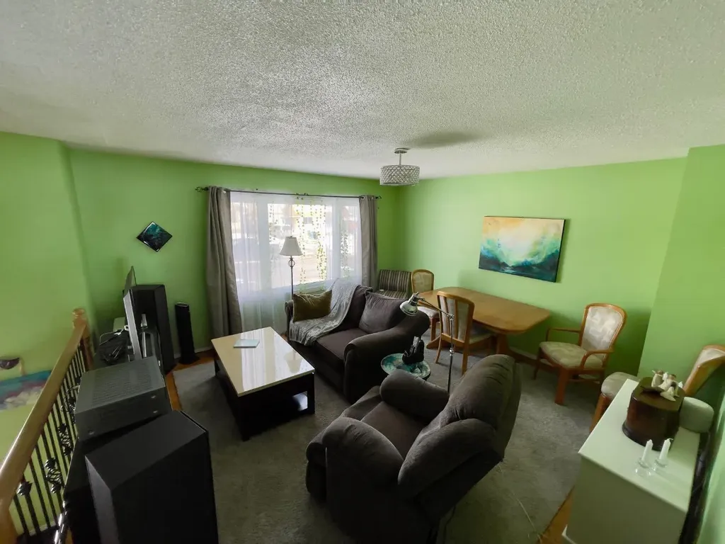 3311 Radcliffe Drive SE Calgary AB T2A 5X3