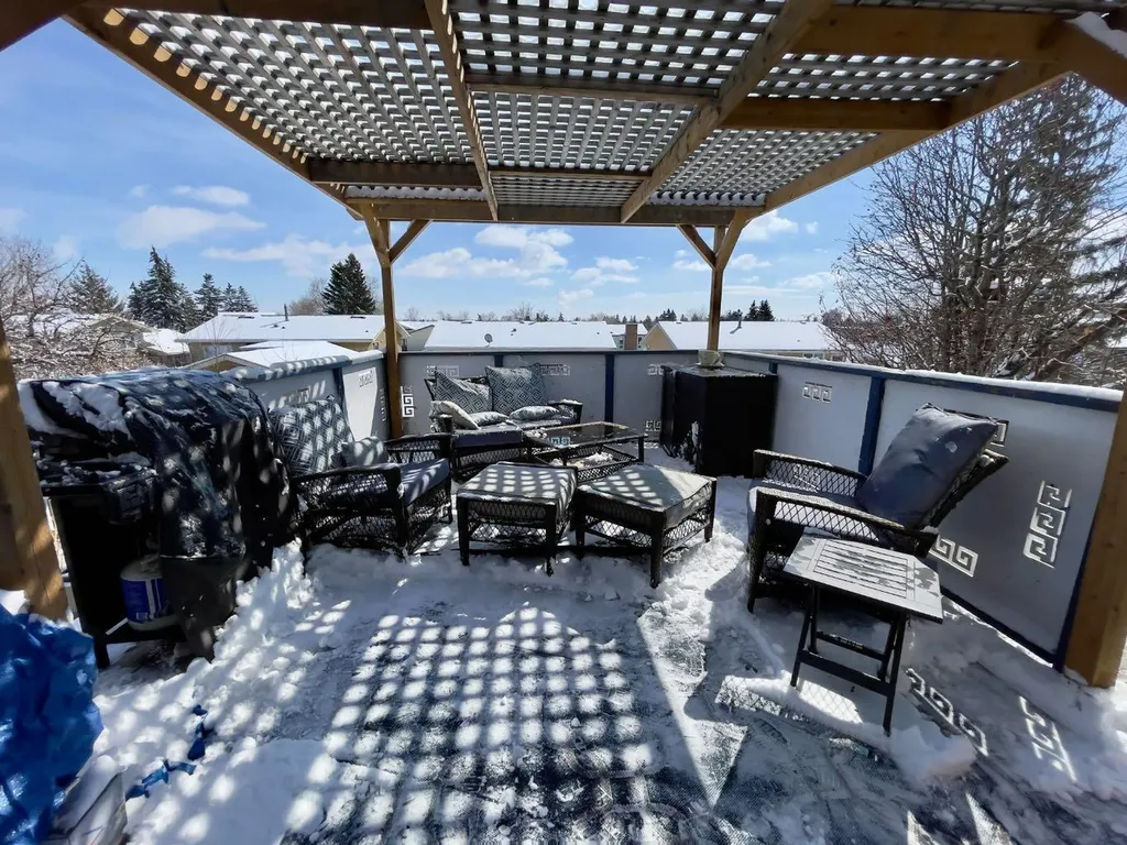 3311 Radcliffe Drive SE Calgary AB T2A 5X3
