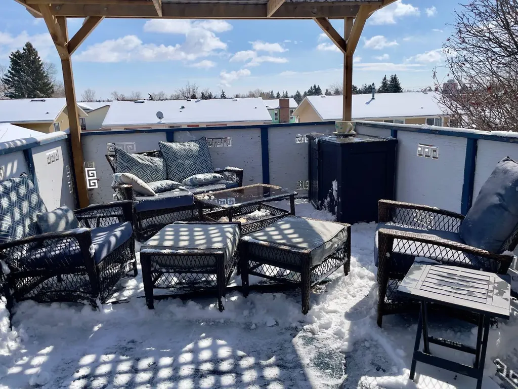 3311 Radcliffe Drive SE Calgary AB T2A 5X3