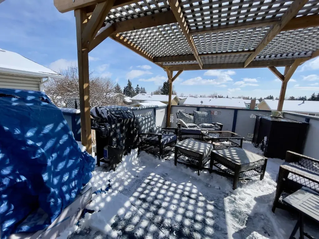 3311 Radcliffe Drive SE Calgary AB T2A 5X3