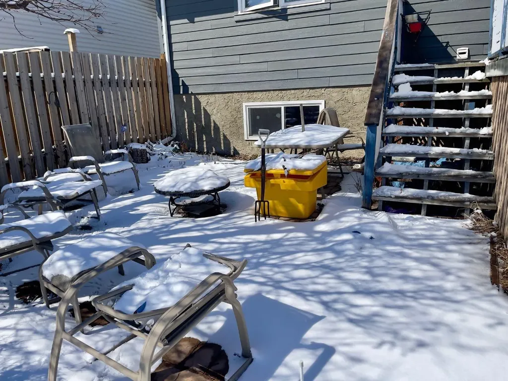 3311 Radcliffe Drive SE Calgary AB T2A 5X3
