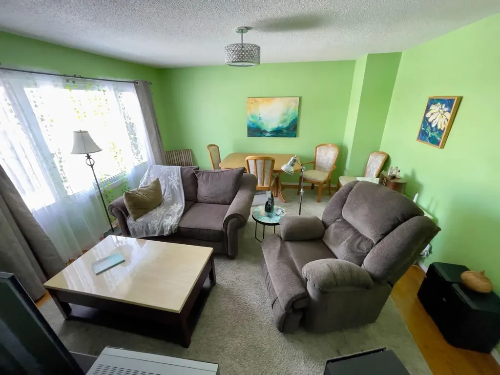 3311 Radcliffe Drive SE Calgary AB T2A 5X3