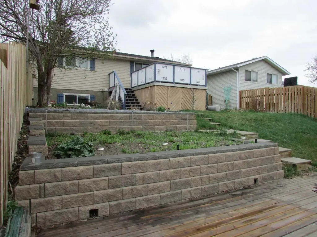 3311 Radcliffe Drive SE Calgary AB T2A 5X3